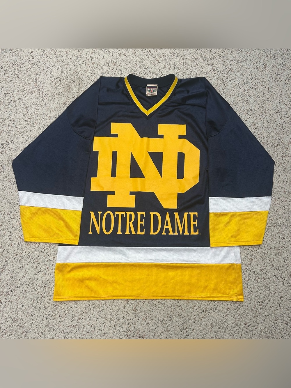 Notre Dame University Fighting Irish Hockey Jersey 90s USA Size Medium Red Oak